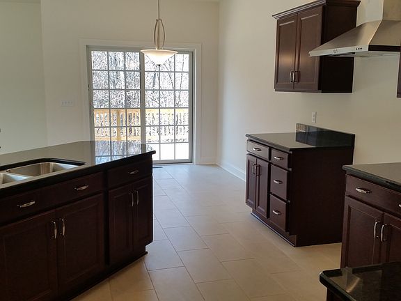 Kitchen w/ Granite Counters