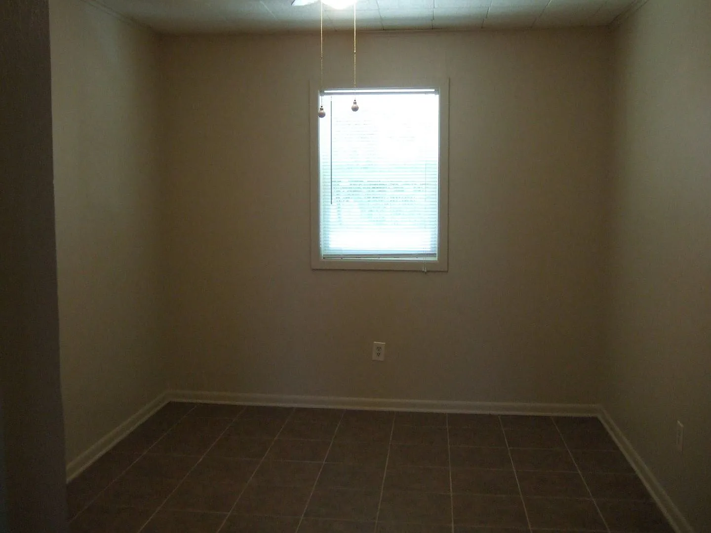 1 bed 1 bath with central ac/heat — Photo 4