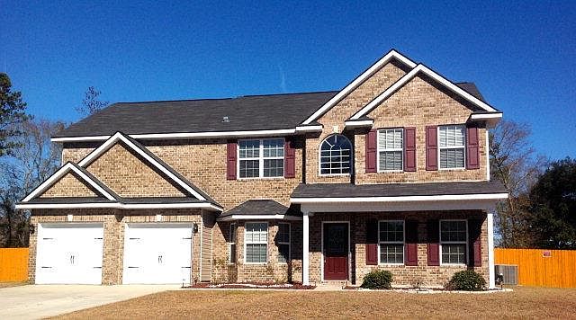 1st image of 129 NE Canterbury Dr