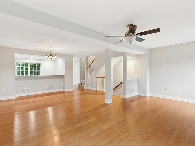 412 Heckle St — Photo 9