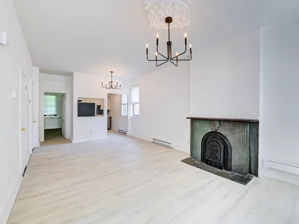 75 1st St #1, Albany, NY 12210