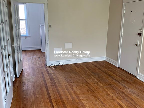 3rd image of 4109 N Sacramento Ave #2