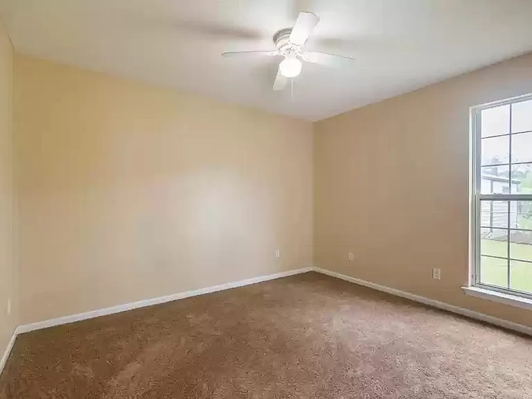 5108 Woodsdale Dr — Photo 13