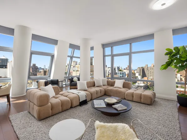 35 West 15th Street image 2 of 15