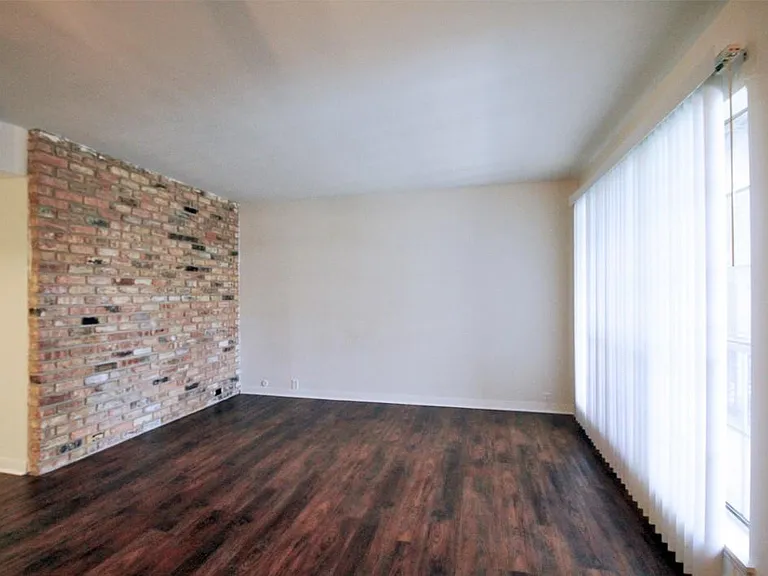 525 Heights Blvd #24 — Photo 2