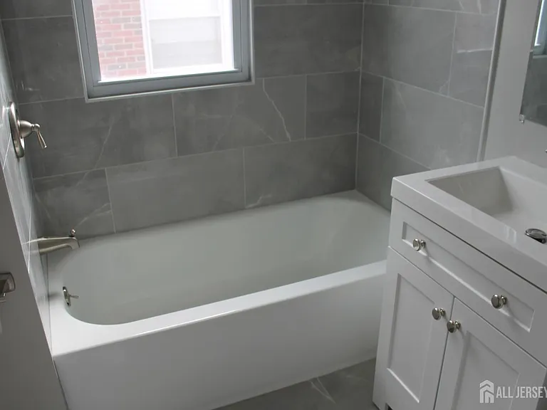 67 Edgar St — Photo 8