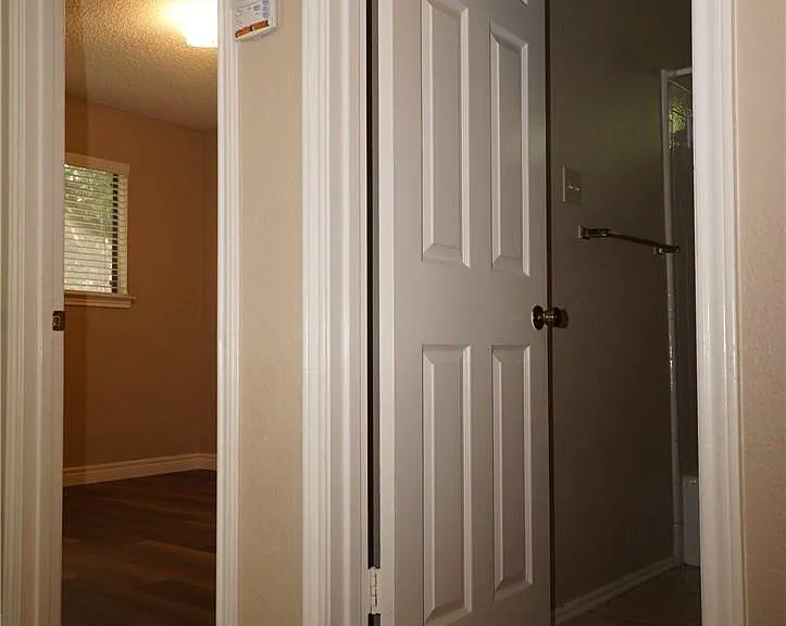 6525 Hart Ln — Photo 15