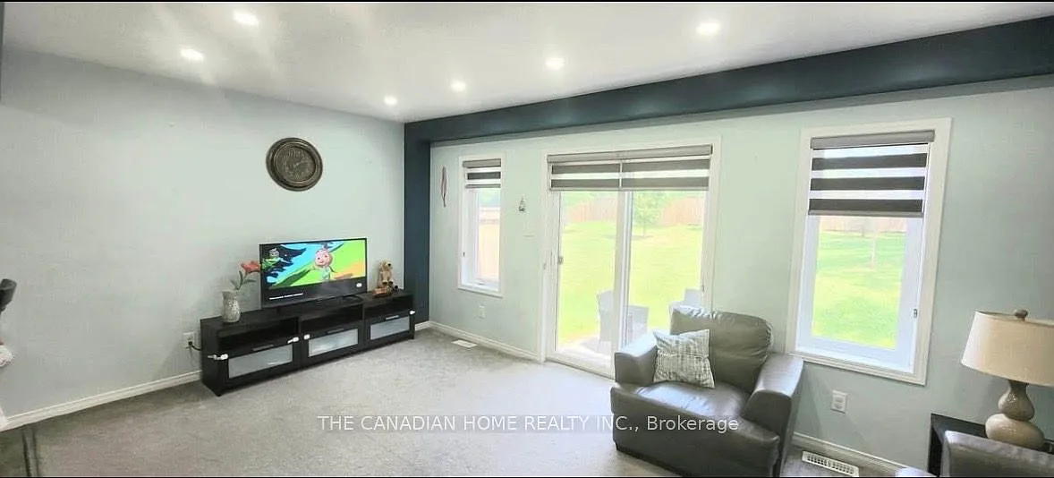 3 bed, $2,700 — Photo 2