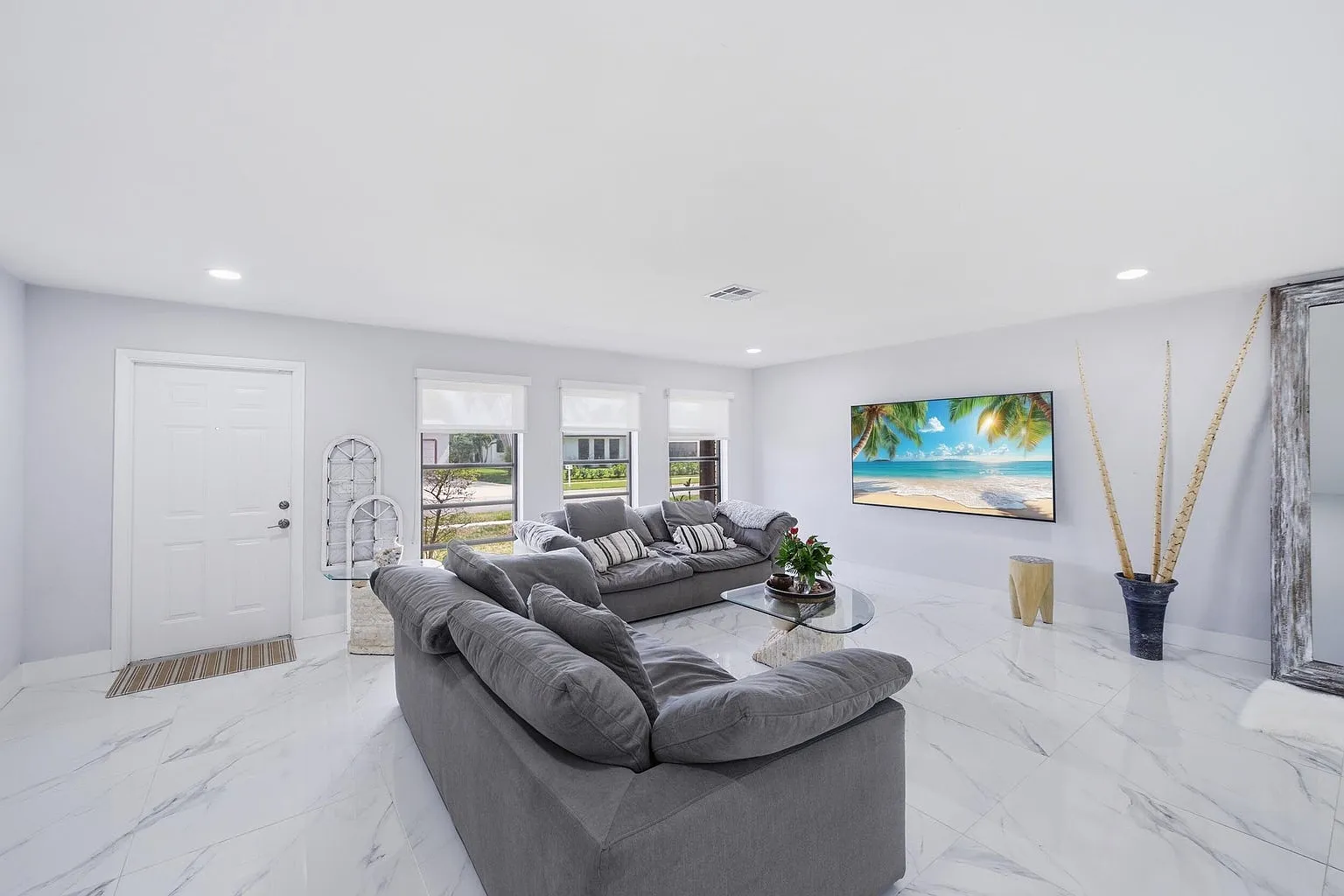 2 bed, 1364 sqft, $2,600 — Photo 3