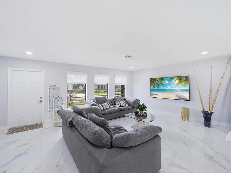6396 Country Wood Way — Photo 3