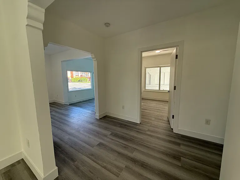 340 NE 125th St #1 — Photo 5
