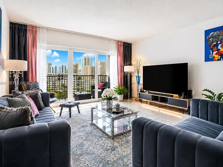 300 Bayview Dr #807 — Photo 6