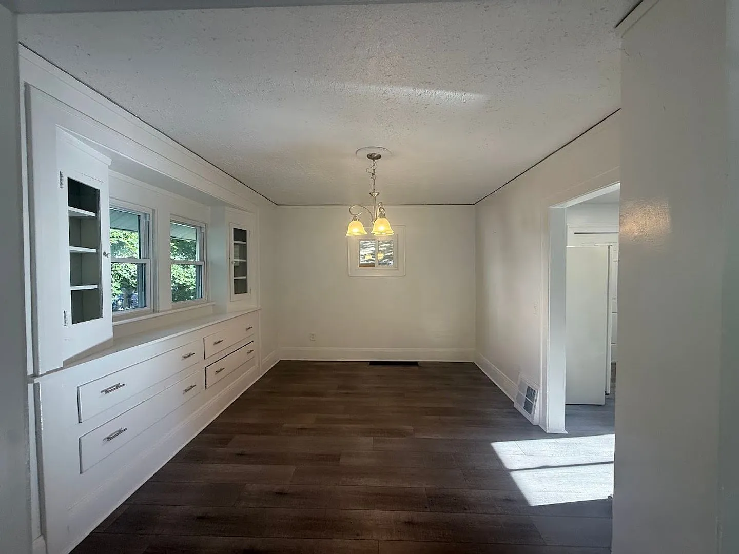 4 Bedroom 1.5 Bathroom single family home Rent Ready! — Photo 3
