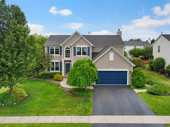 350 Kestrel Ln, Lindenhurst, IL 60046