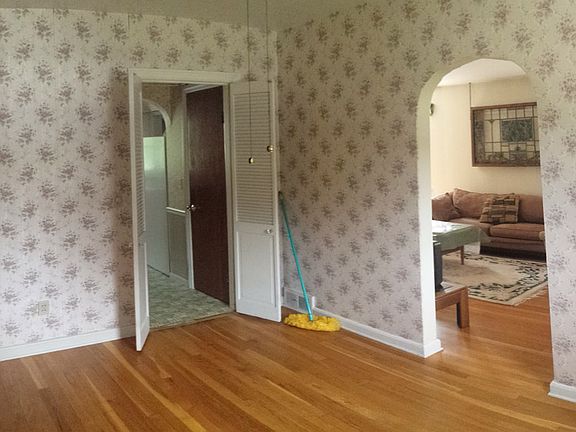 dining room (to K & LR)