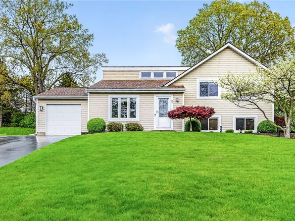 82 Brandy Wine Ter, Rochester, NY 14623