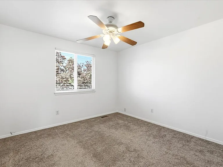 186 E Elwood Ln — Photo 27