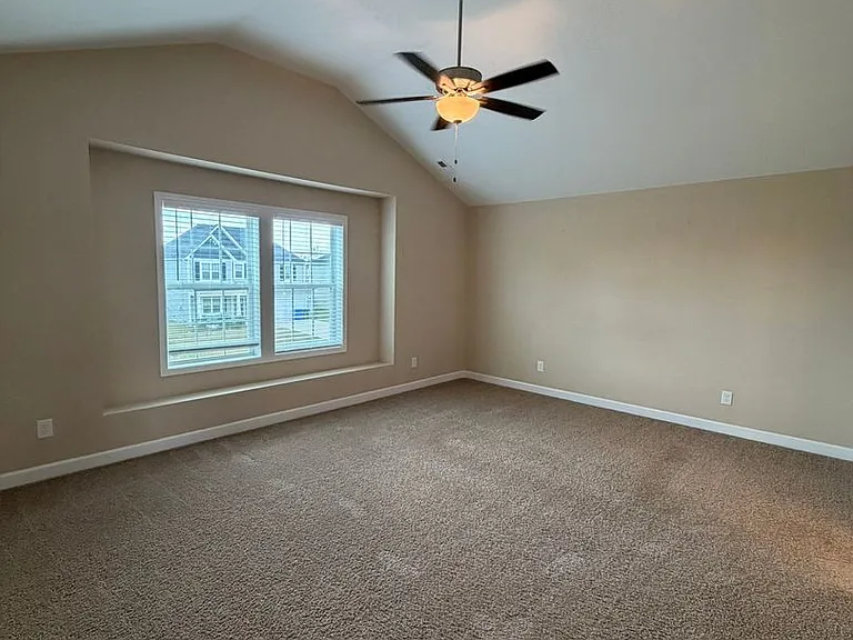 1661 Stackhouse Dr — Photo 4