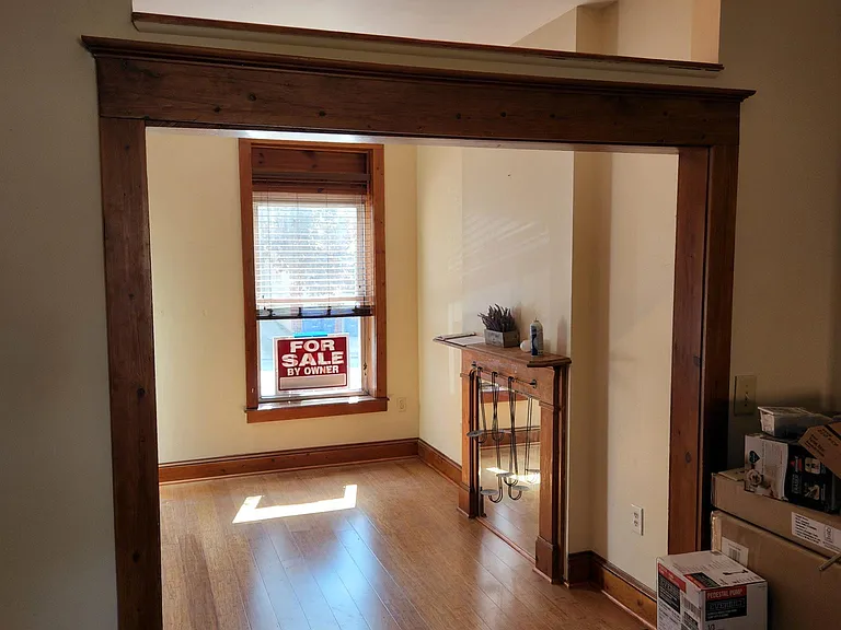 1110 S East Ave — Photo 14