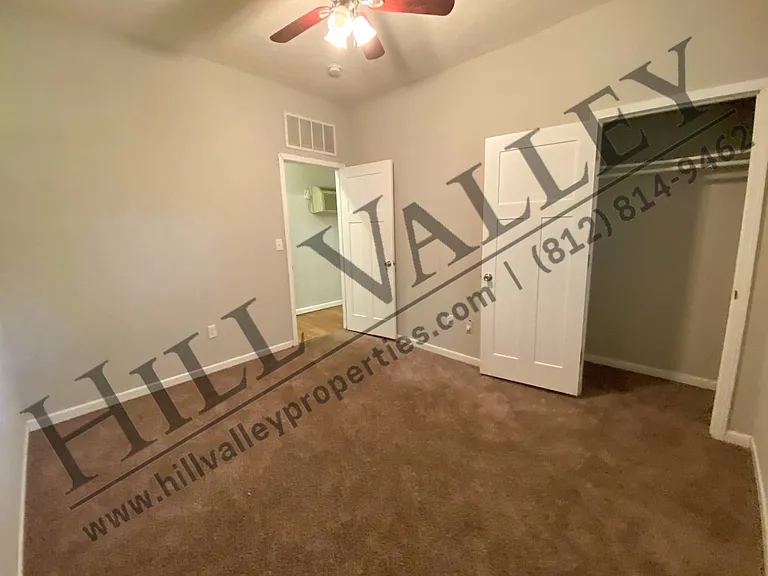 1011 Elm St — Photo 11