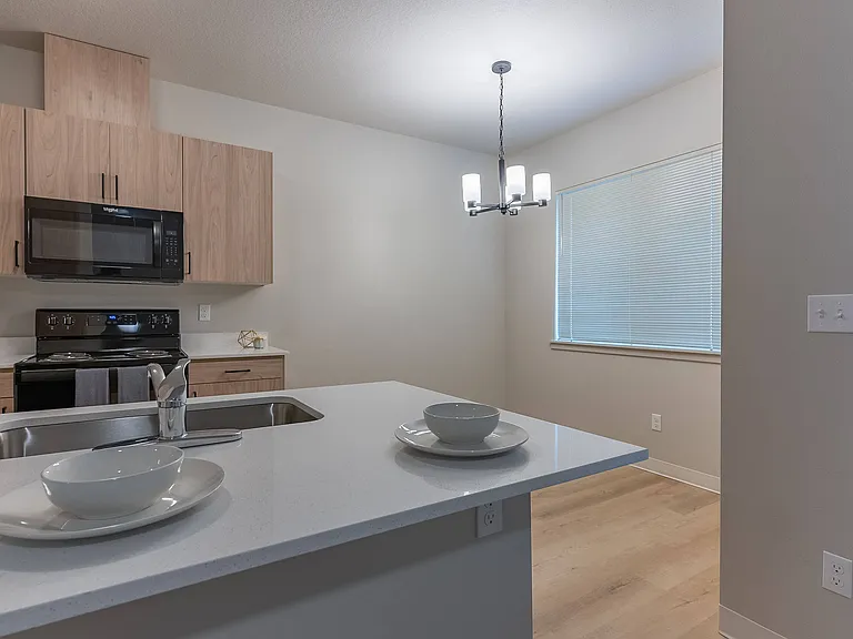 Woodburn Place Apartment Homes — Photo 22