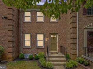 9320 Marycrest St, Fairfax, VA 22031