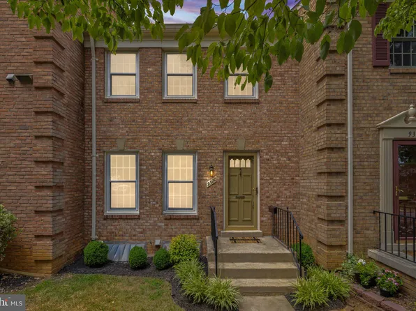 9320 Marycrest St, Fairfax, VA 22031