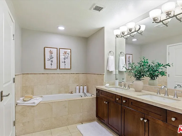 11115 Acama St #107 — Photo 36