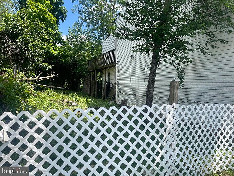 2nd image of 1939 Logan St