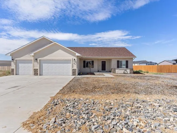 822 E Cabaret Dr, Pueblo West, CO 81007