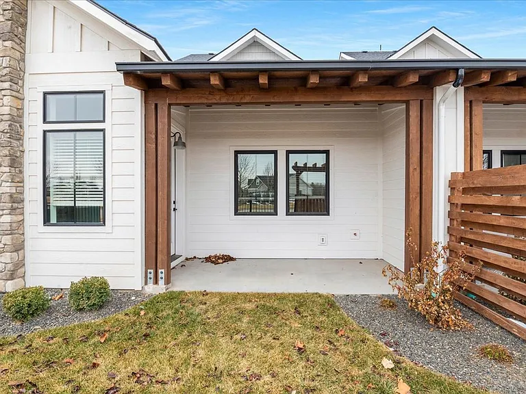 6642 N Asissi Ln — Photo 6