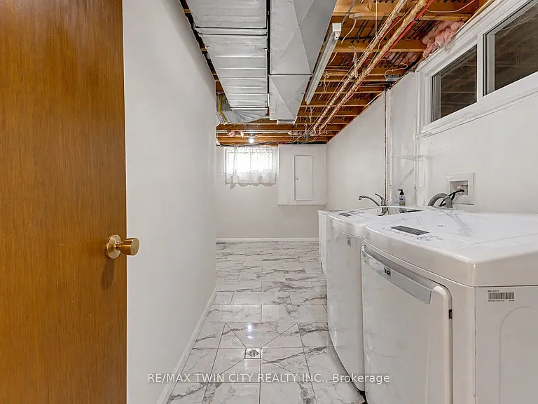 402 Lakeview Dr — Photo 30