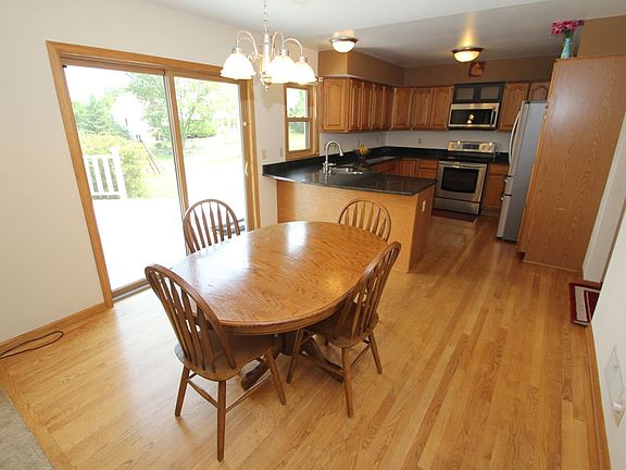 5th image of 1095 Hillwood Blvd