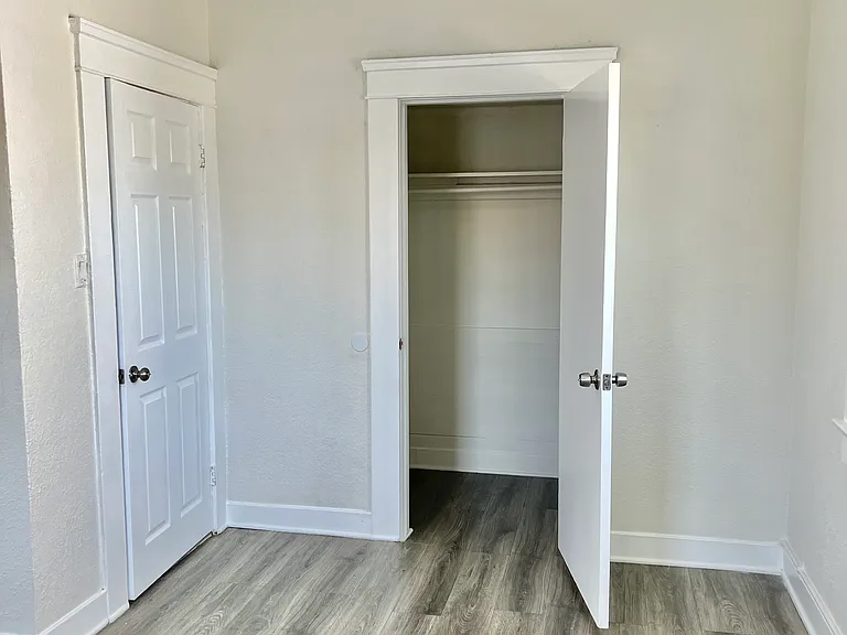 3990 S Normandie Ave — Photo 6