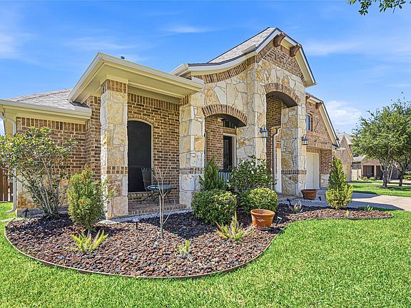 3rd image of 3914 Desert Zinnia Ct