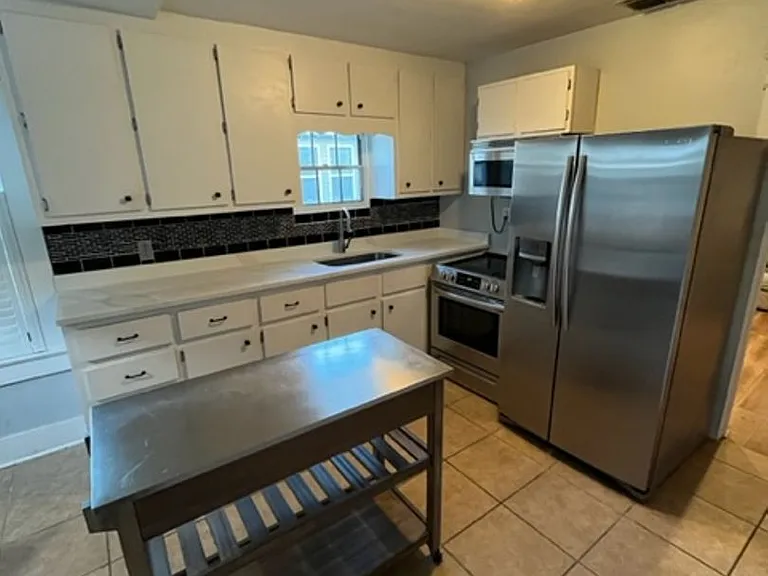 203 W Haya St — Photo 5