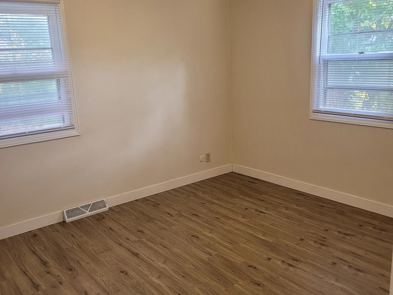 2 bed, 960 sqft, $2,100 — Photo 4