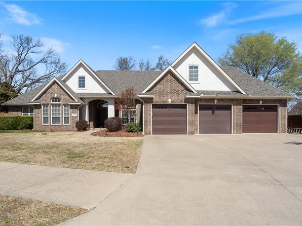 1110 NE Buckingham Blvd, Bentonville, AR 72712