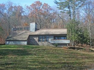 93 Peter Rd, Woodbury, CT 06798