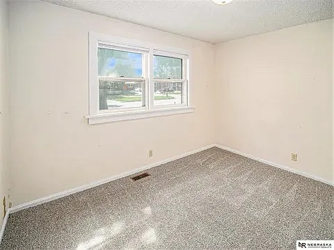 949 E St — Photo 7