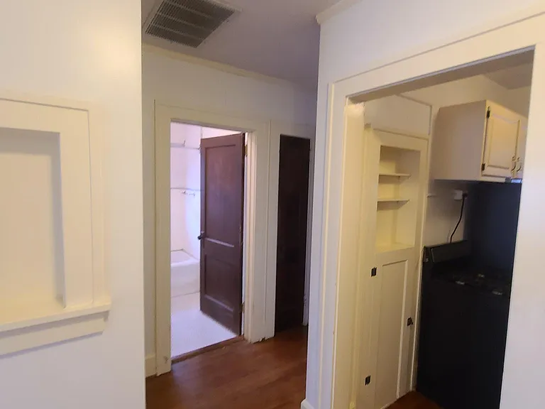 4814 Woodland Ave — Photo 11