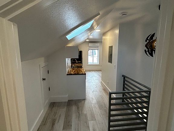 5th image of 1218 N Clarkson St #8