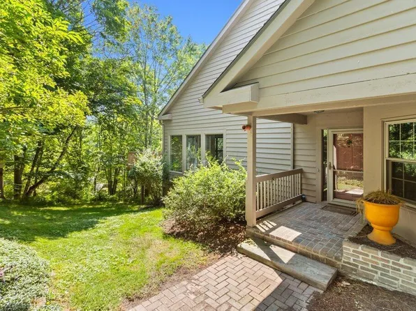 81 Donald Ross Dr, Granville, OH 43023