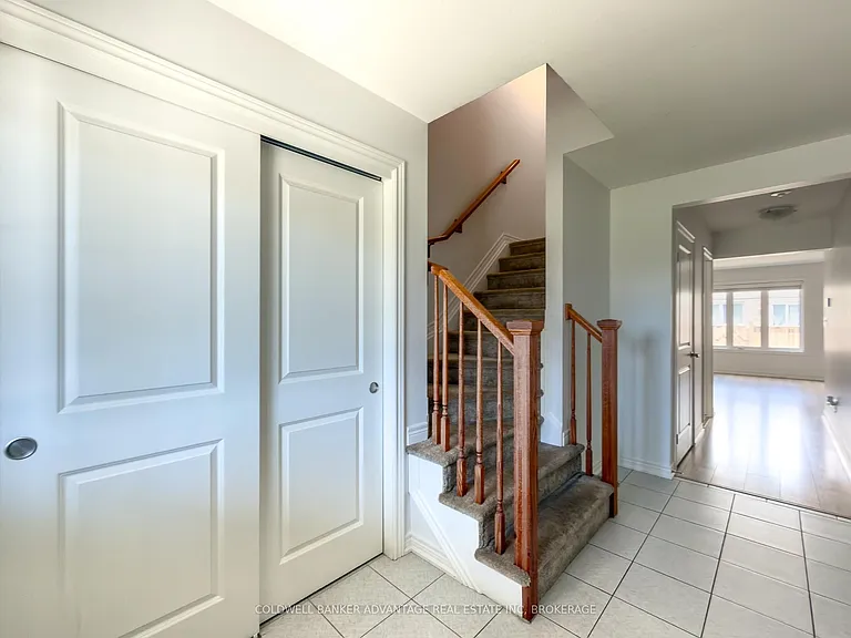 218 Heron St — Photo 4