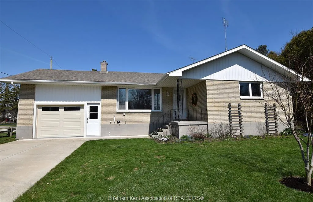 56 Ford Cres photo 1