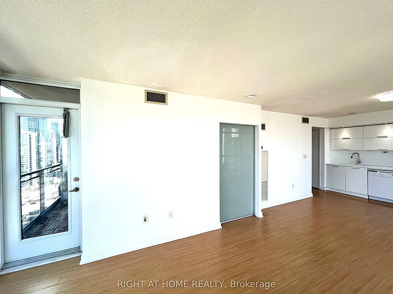 25 Capreol Ct #2507 — Photo 15