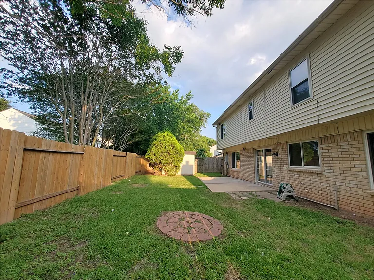 3323 Green Fields Dr — Photo 18