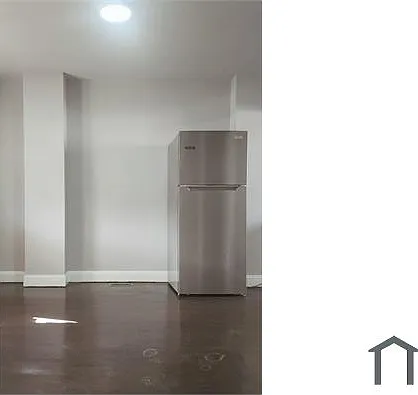 700 E Cold Spring Ln — Photo 6