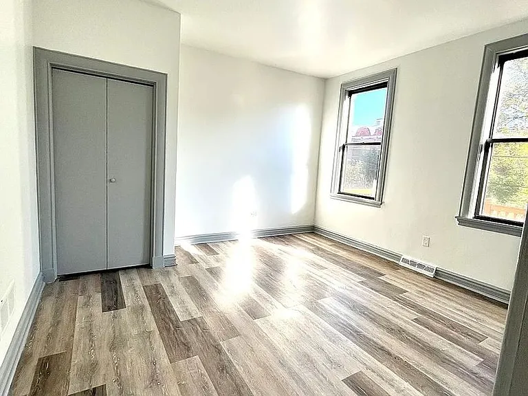 1416 Sheffield St — Photo 11