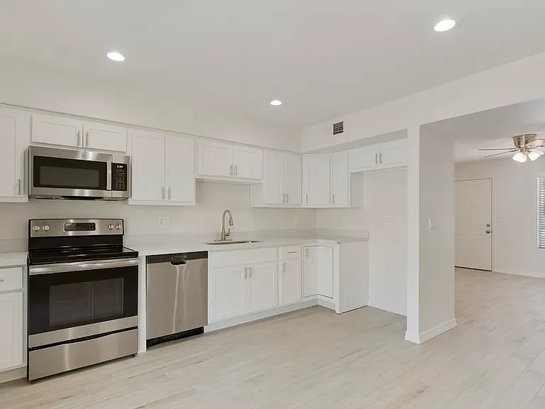 3316 E Helena Dr — Photo 9